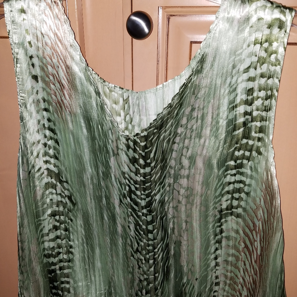 Jaipur Women's Sleeveless Olive Green Top Size L